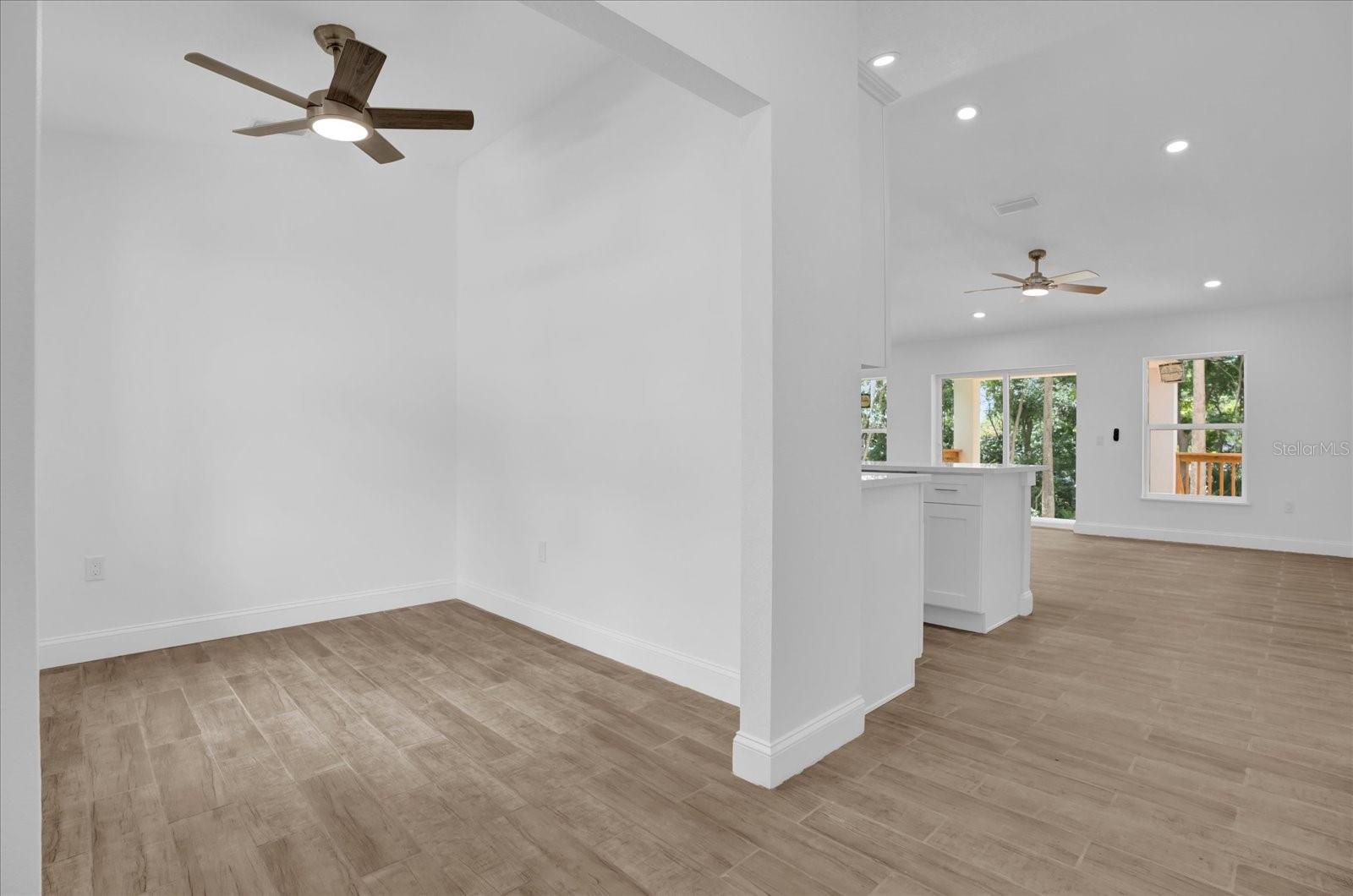 300 CHEROKEE AVE, ORANGE CITY, FL — photo 2