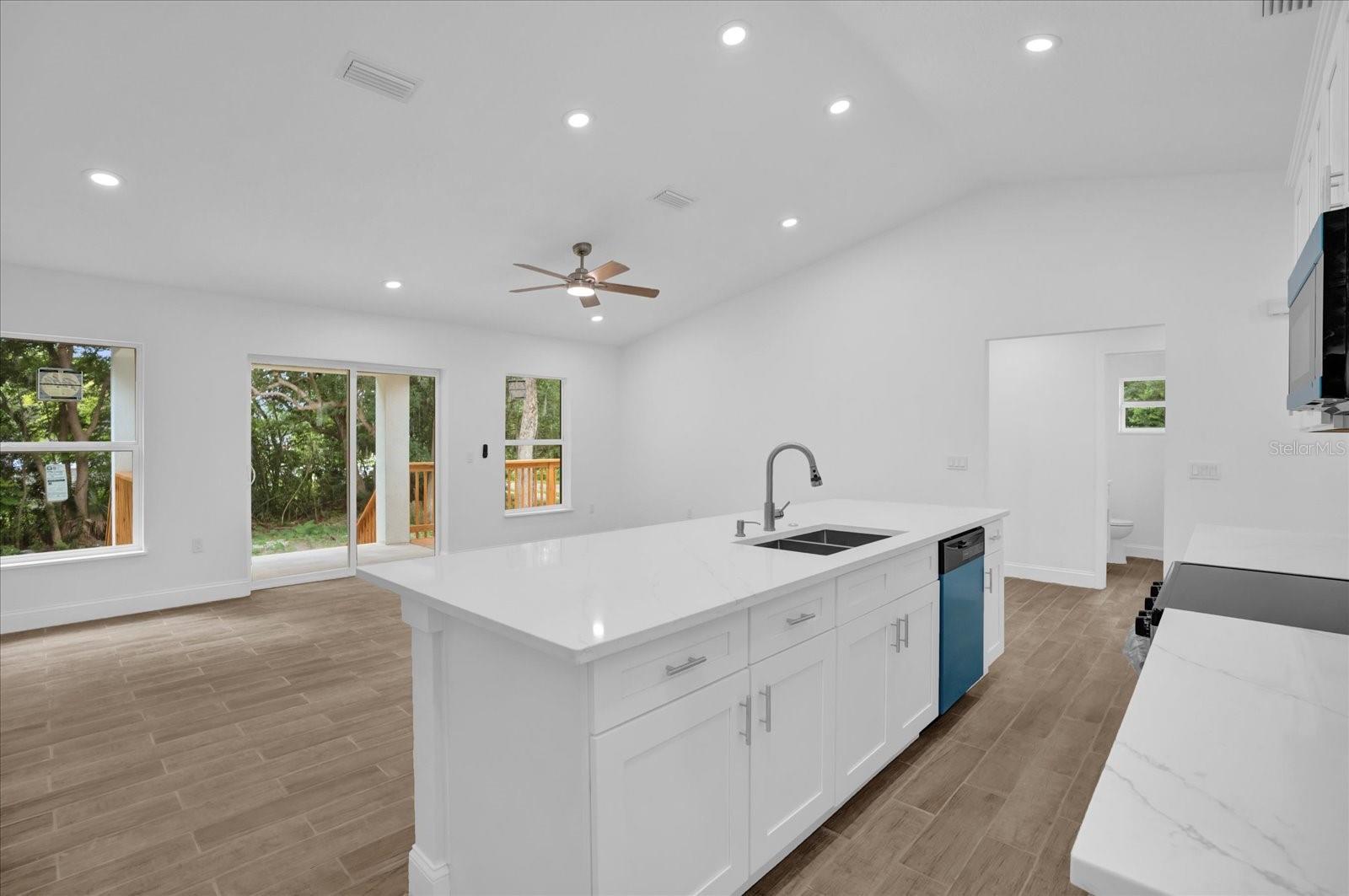 300 CHEROKEE AVE, ORANGE CITY, FL — photo 7