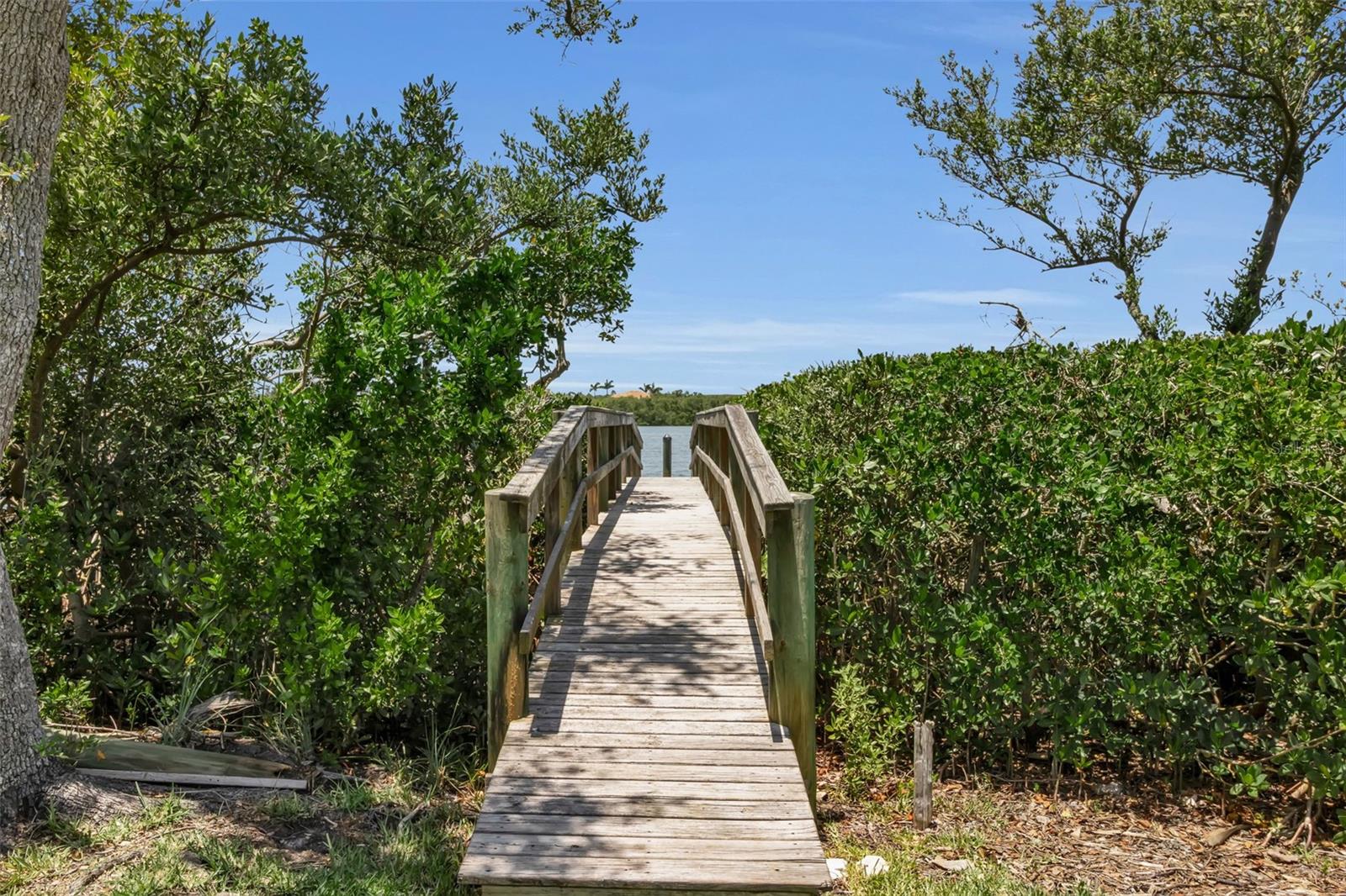 612 LAUREL RD W, NOKOMIS, FL — photo 73