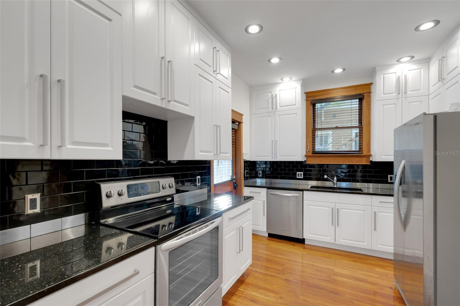 716 E LIME ST, LAKELAND, FL — photo 9