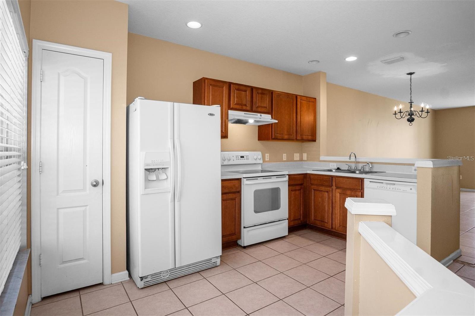 4517 KENNEWICK PL, RIVERVIEW, FL — photo 6