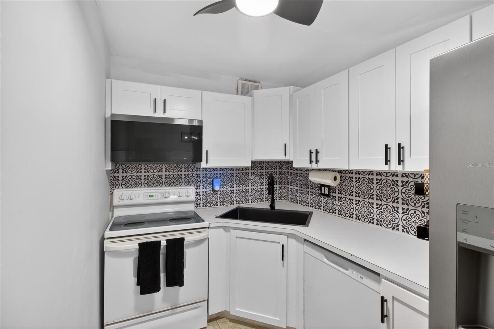 6370 1ST ST N #202, ST PETERSBURG, FL — photo 11