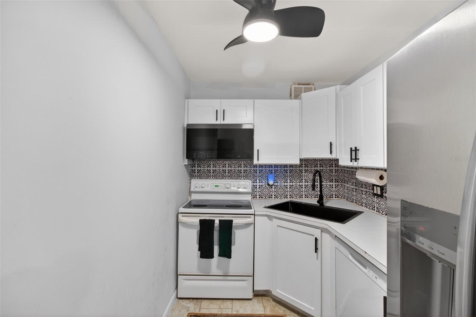 6370 1ST ST N #202, ST PETERSBURG, FL — photo 12