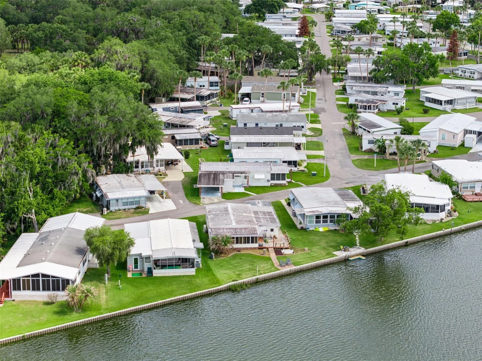 13 COCOS PLUMOSA DR #B, EUSTIS, FL — photo 92