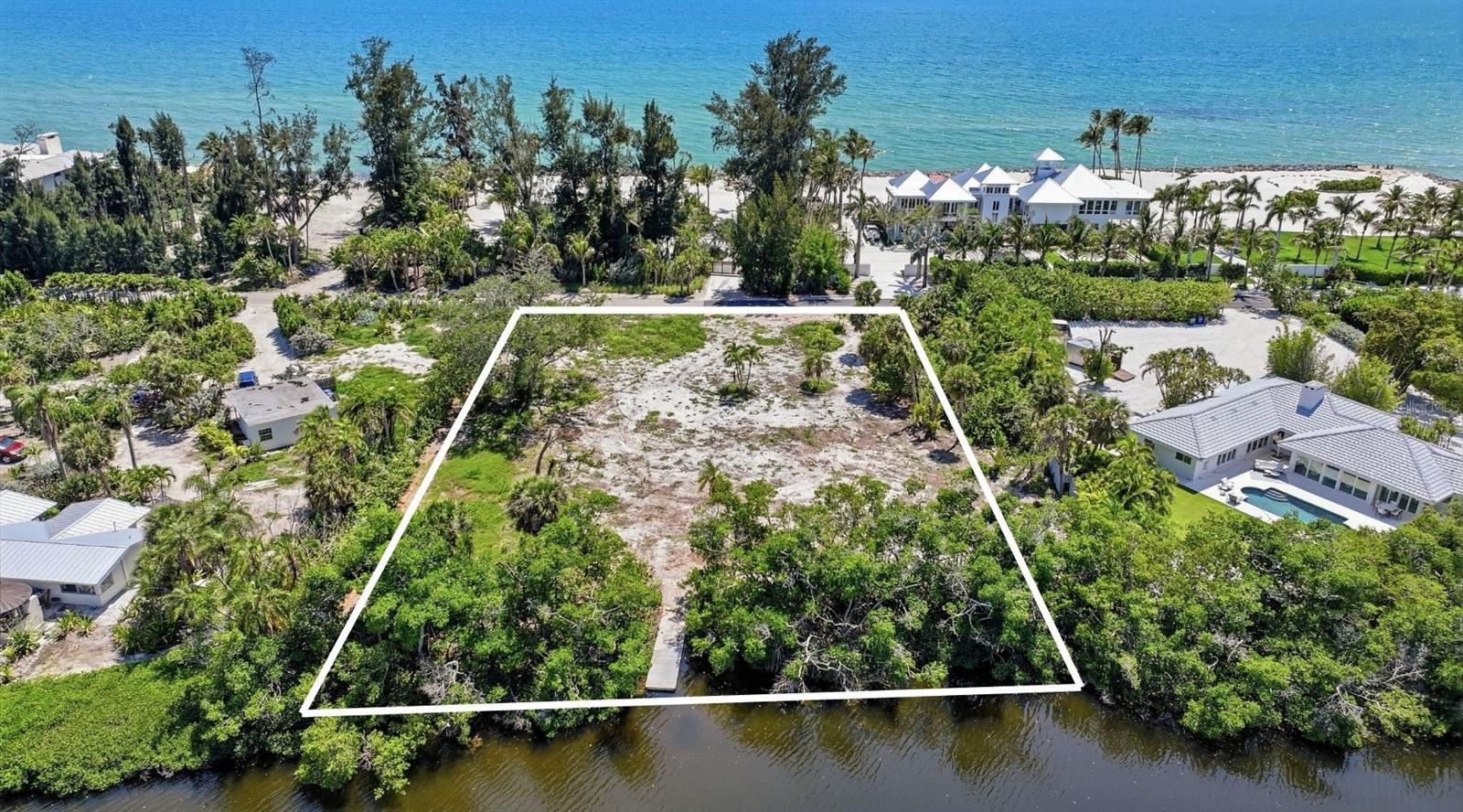 7723 SANDERLING RD, SARASOTA, FL