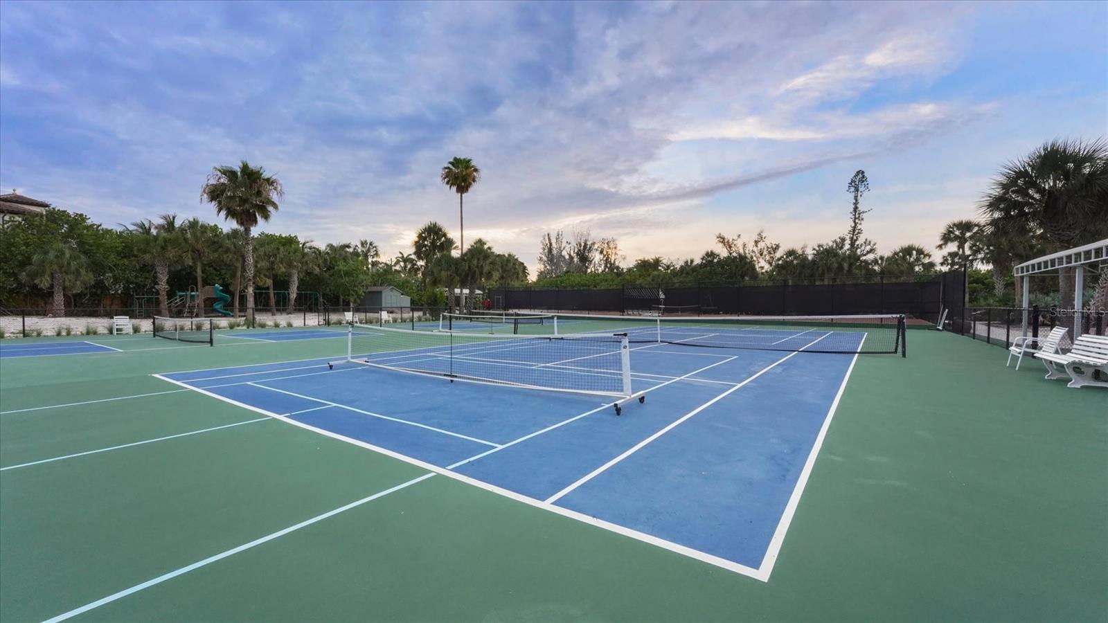 7723 SANDERLING RD, SARASOTA, FL — photo 23