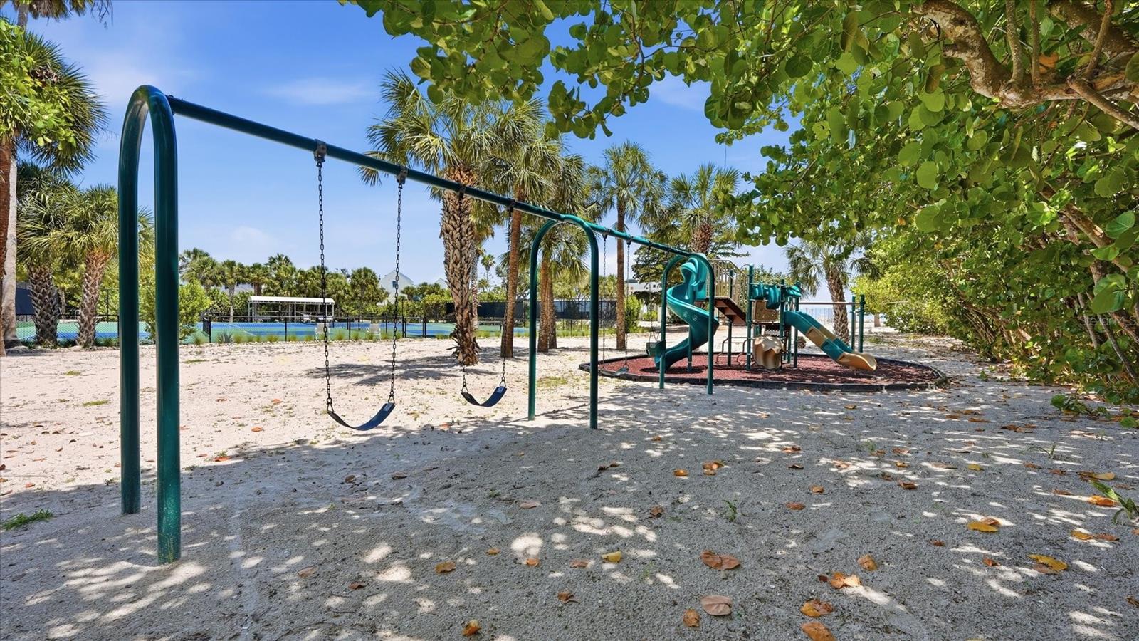 7723 SANDERLING RD, SARASOTA, FL — photo 31