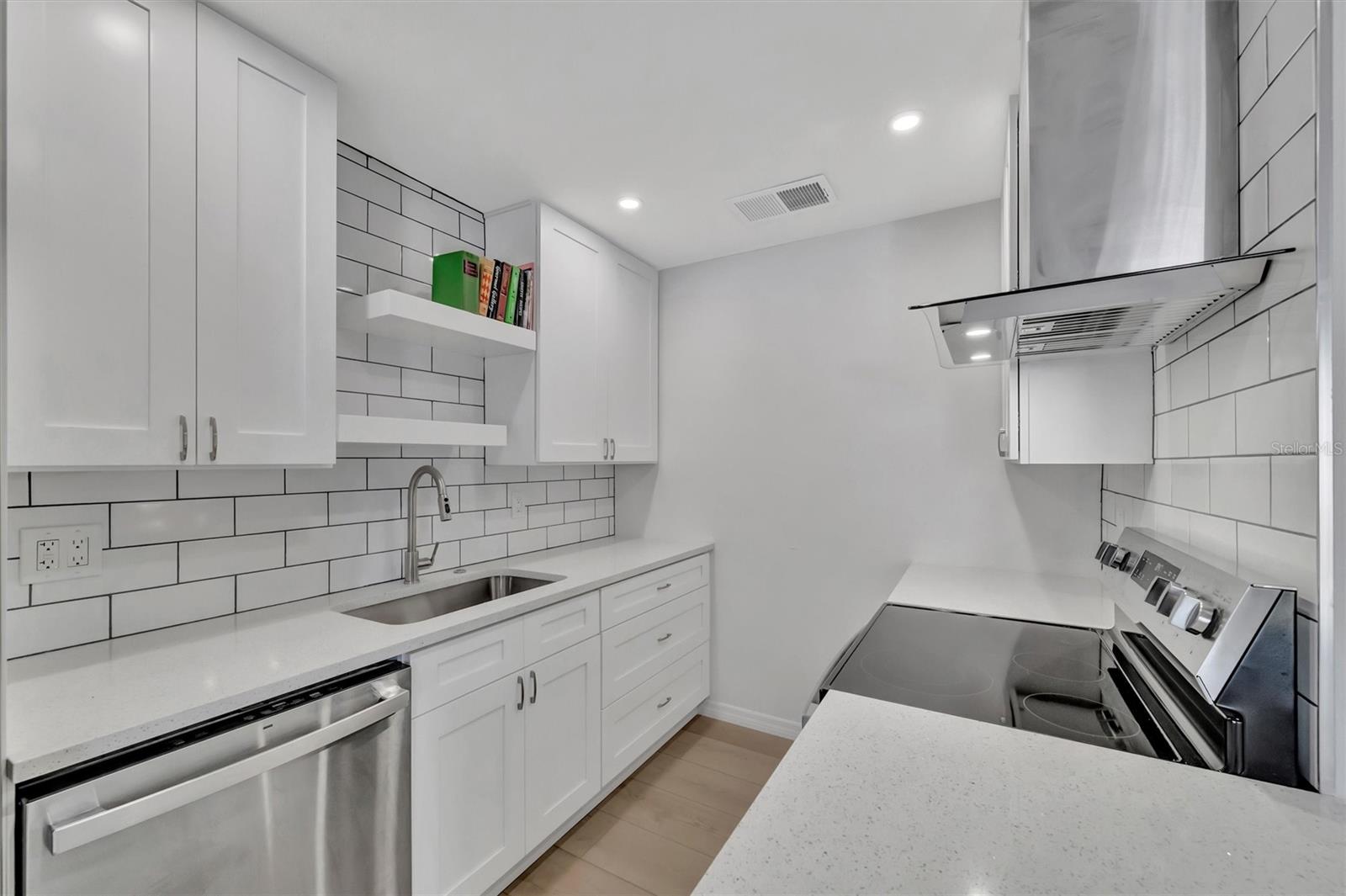 650 PINELLAS POINT DR S #216, ST PETERSBURG, FL — photo 14