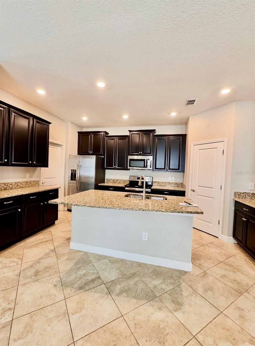 14023 TROPICAL KINGBIRD WAY, RIVERVIEW, FL — photo 11