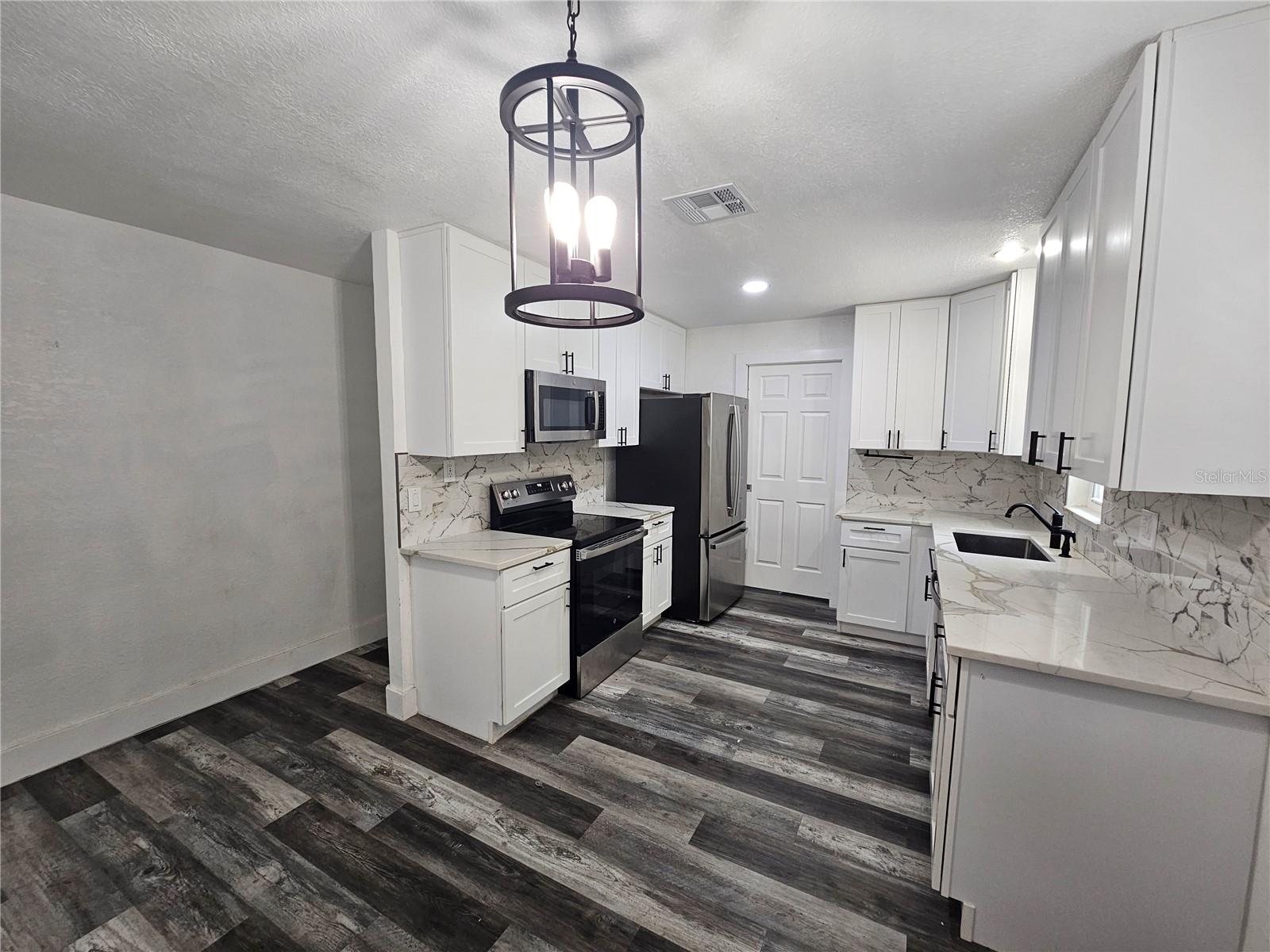 8198 SE 164TH PL, SUMMERFIELD, FL — photo 8