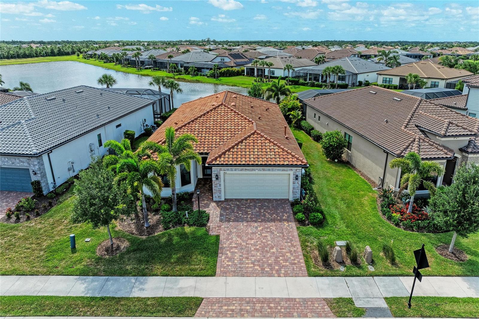 7412 SUMMERLAND CV, LAKEWOOD RANCH, FL — photo 2
