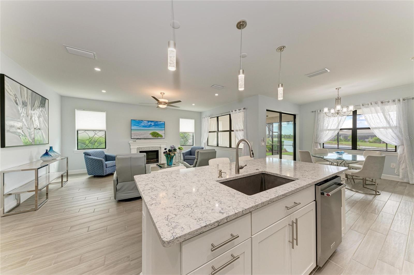7412 SUMMERLAND CV, LAKEWOOD RANCH, FL — photo 17