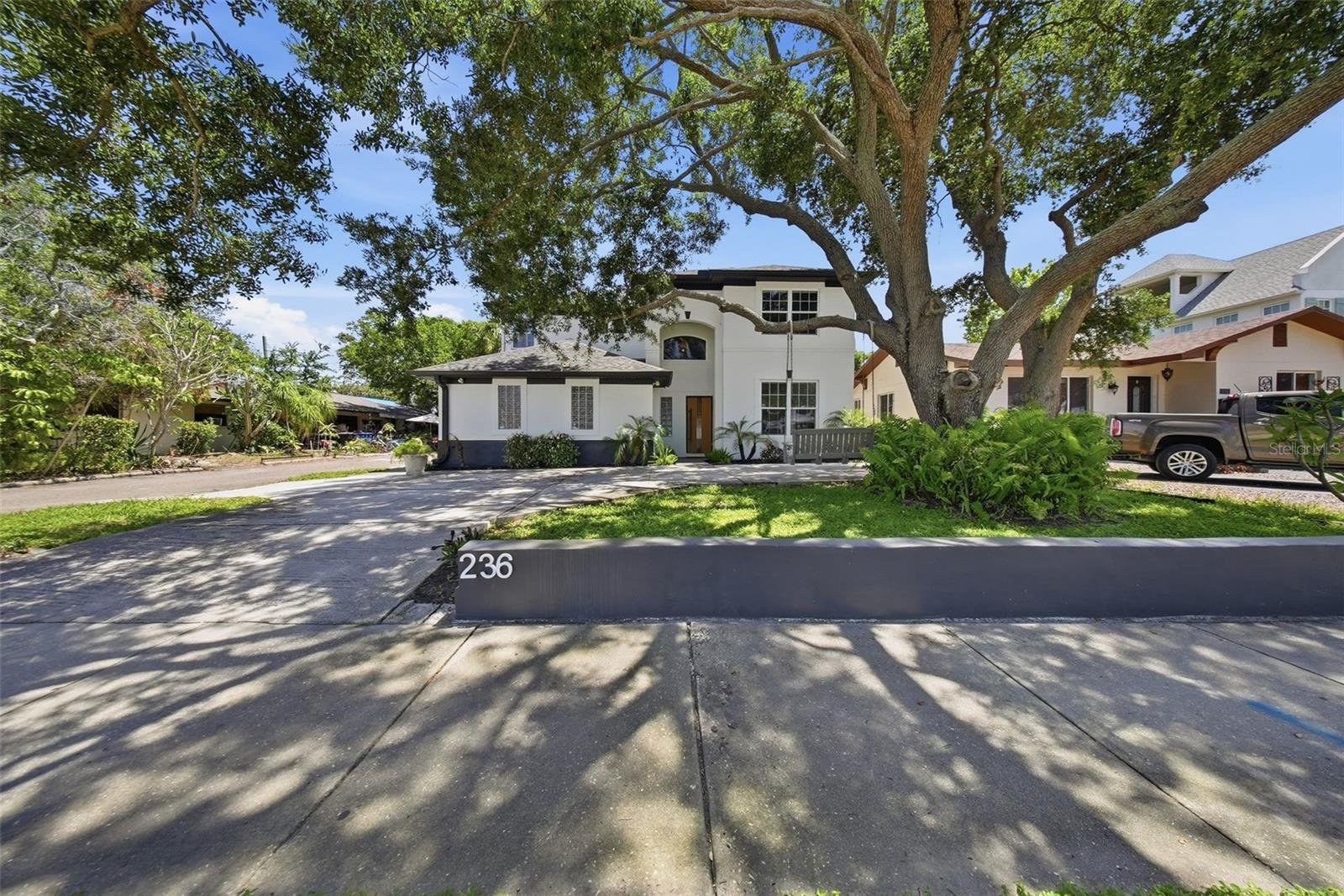 236 15TH AVE SE, ST PETERSBURG, FL — photo 2