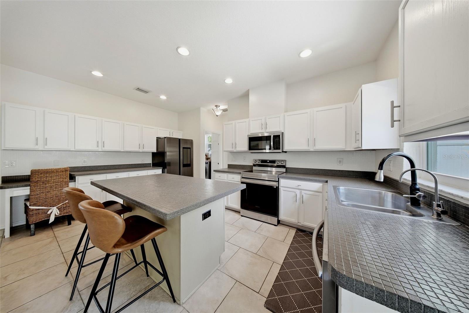 236 15TH AVE SE, ST PETERSBURG, FL — photo 13
