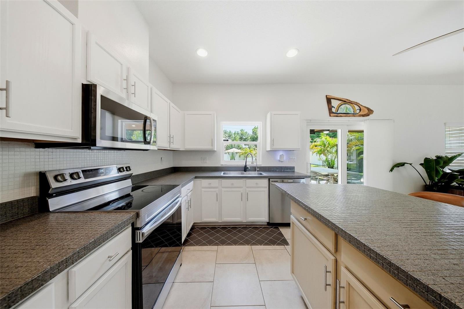 236 15TH AVE SE, ST PETERSBURG, FL — photo 15