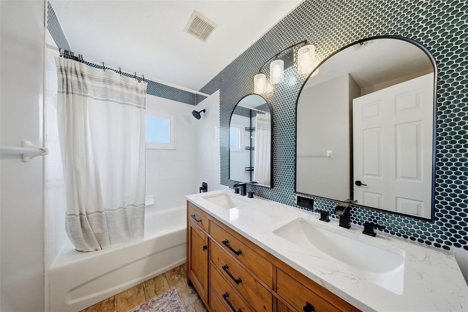 236 15TH AVE SE, ST PETERSBURG, FL — photo 33
