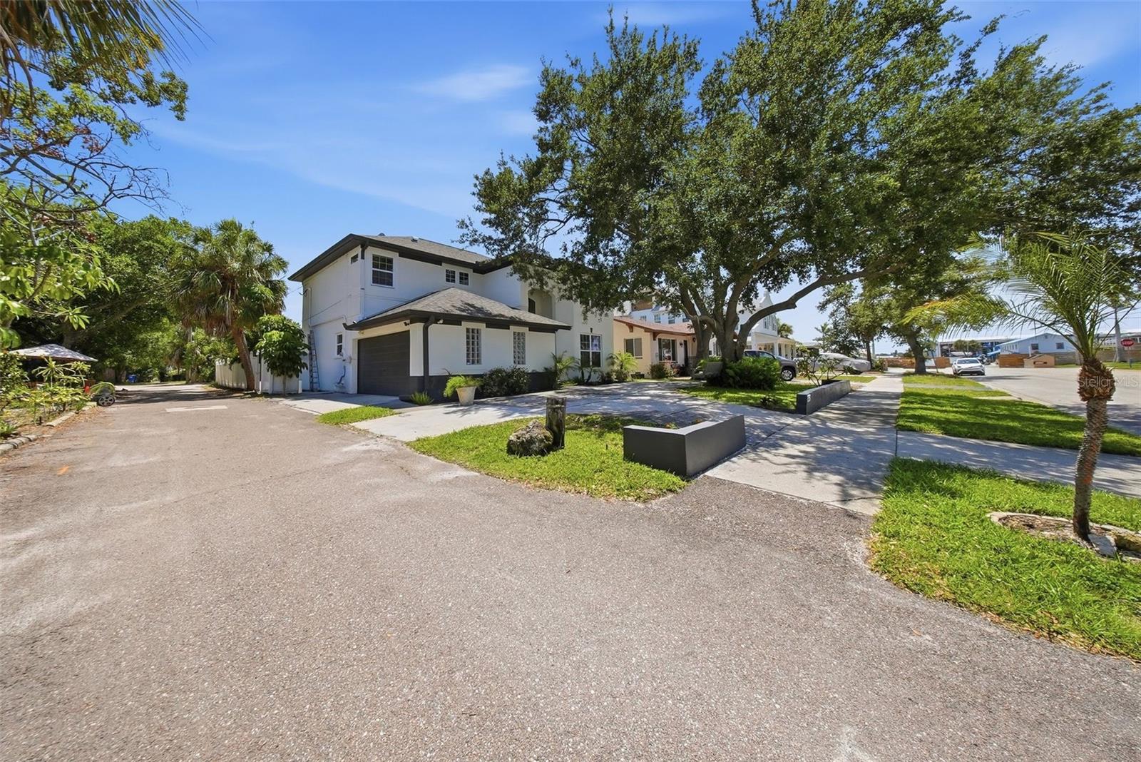 236 15TH AVE SE, ST PETERSBURG, FL — photo 39
