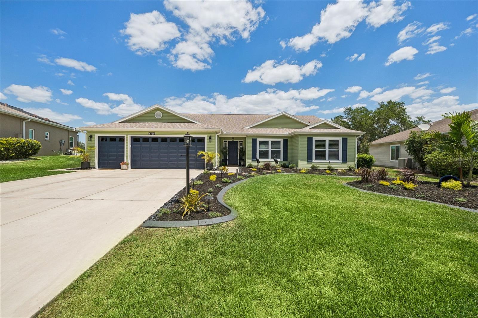 4750 SAWGRASS LAKE CIR, LEESBURG, FL