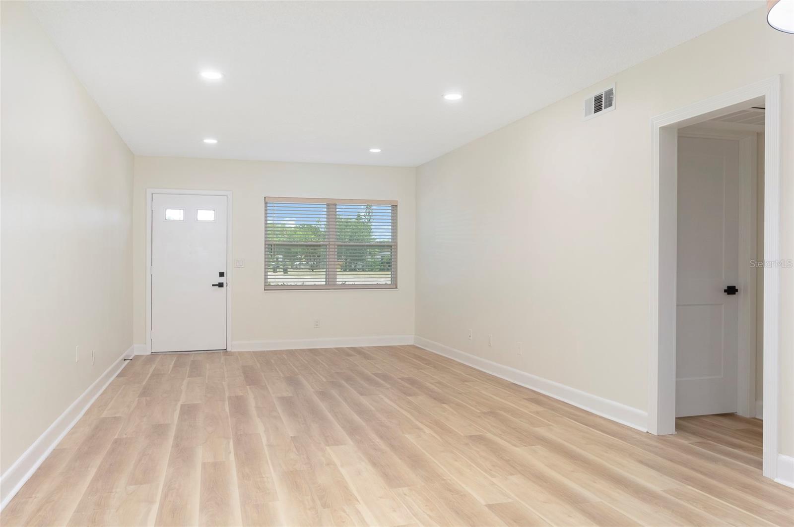 3740 58TH ST N #106, ST PETERSBURG, FL — photo 3