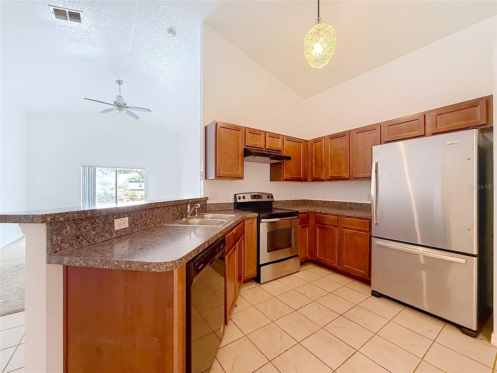 127 STEWART LAKE LOOP, GROVELAND, FL — photo 9