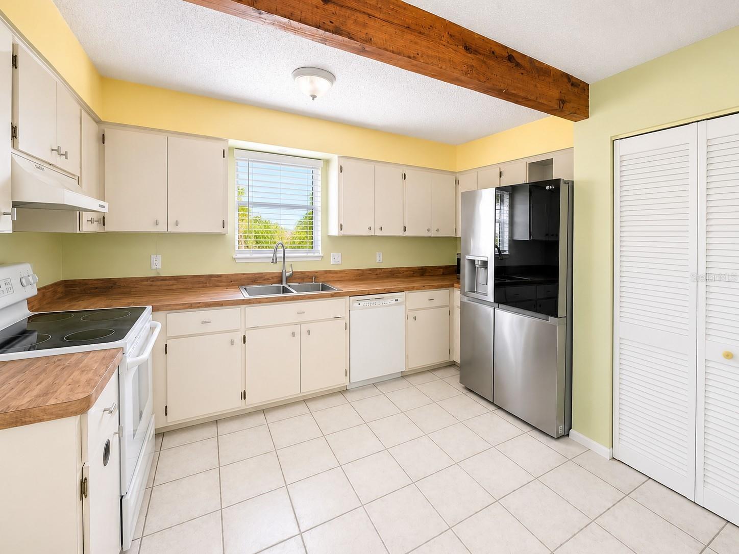 60 BEACHCOMBER LN #B, ENGLEWOOD, FL — photo 3