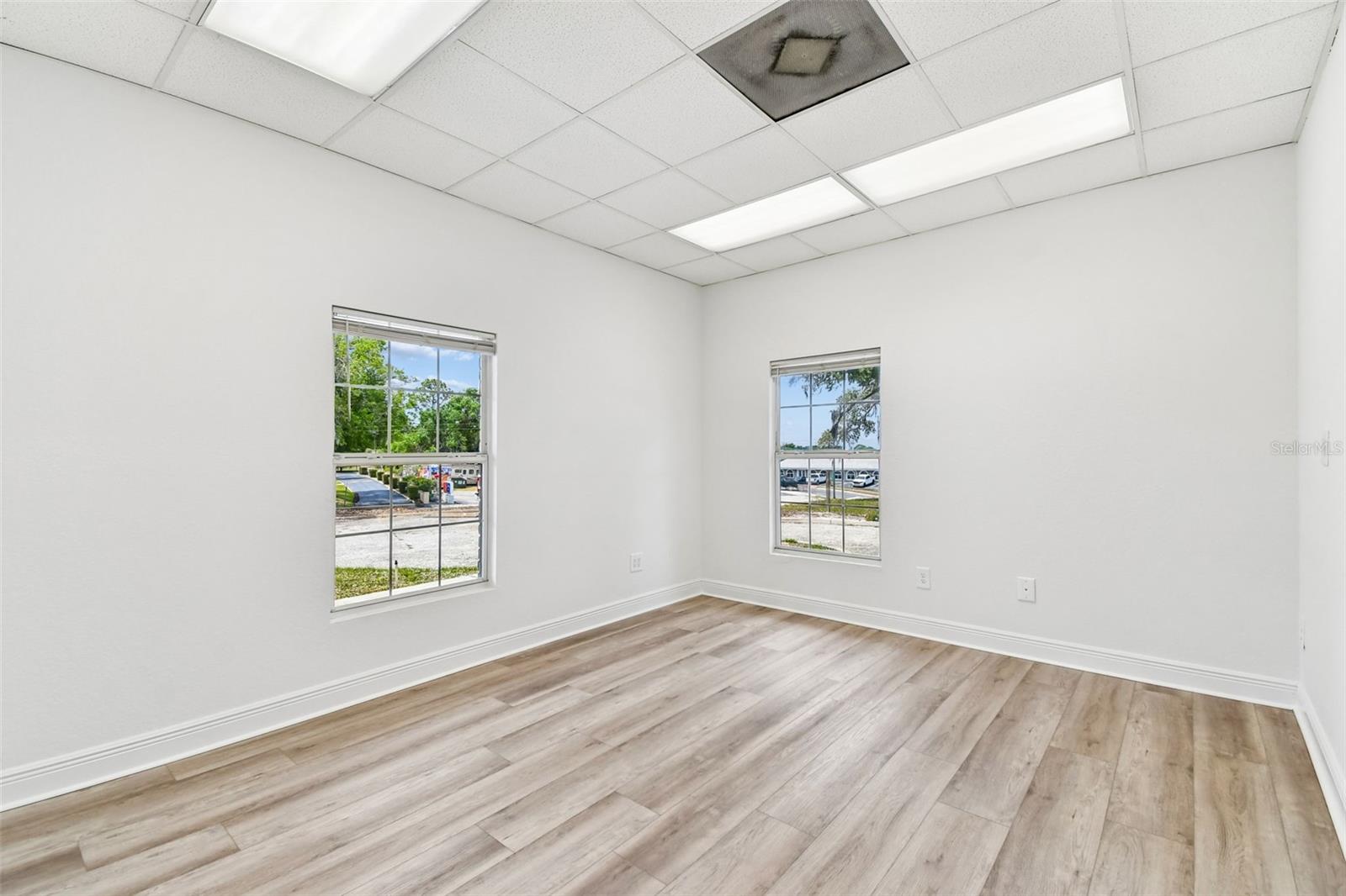 450 E HIGHWAY 50, CLERMONT, FL — photo 33
