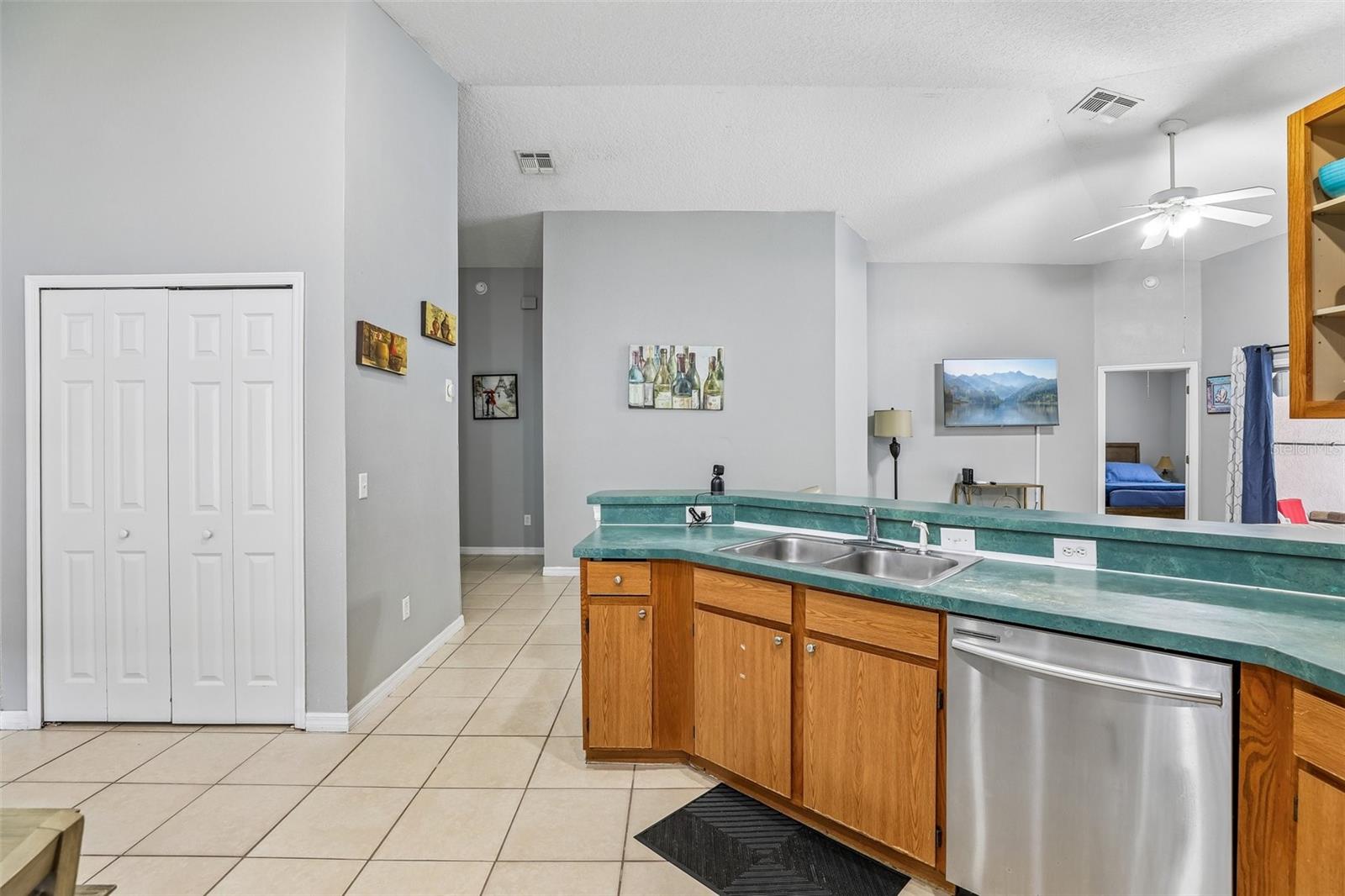 536 PINE CONE DR, DAVENPORT, FL — photo 9