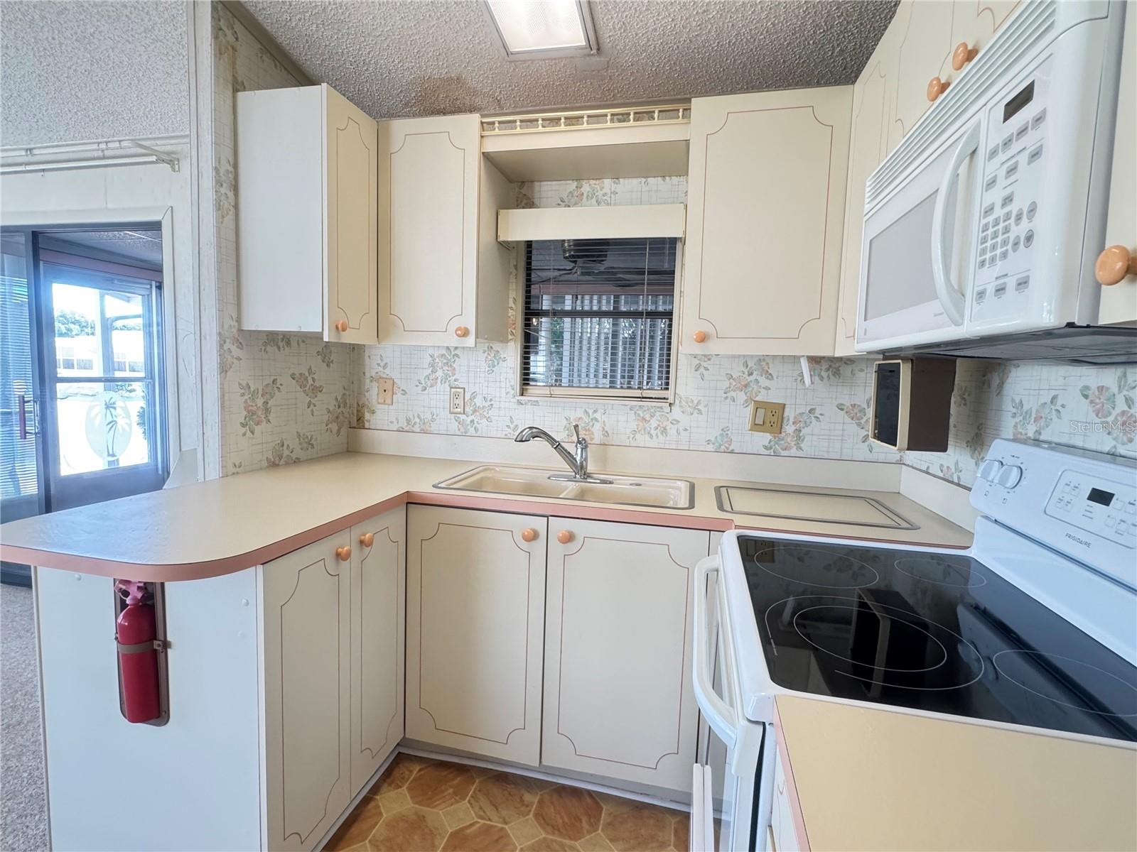 35220 DODIE DR #13, ZEPHYRHILLS, FL — photo 10