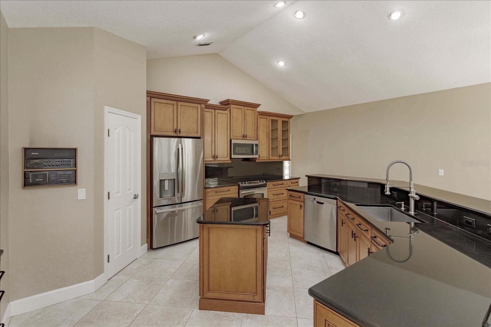 4965 SHORELINE CIR, SANFORD, FL — photo 17