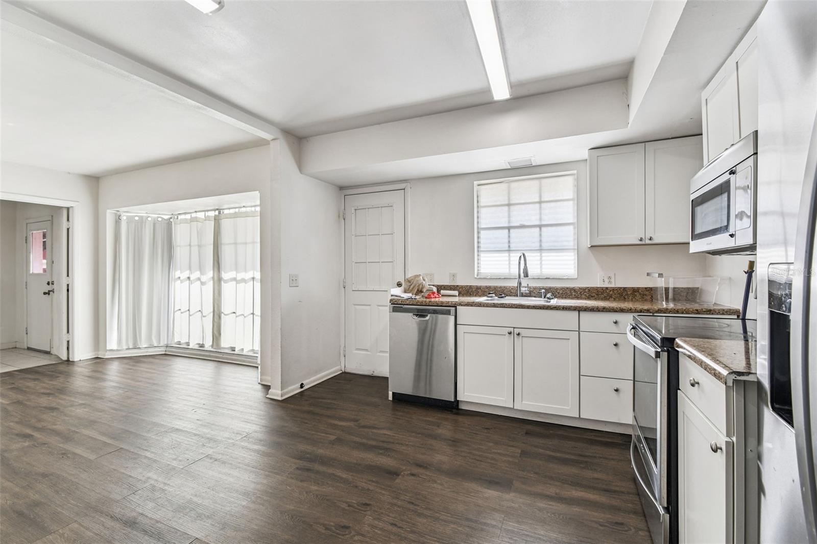 855 E BRANDON BLVD, BRANDON, FL — photo 16