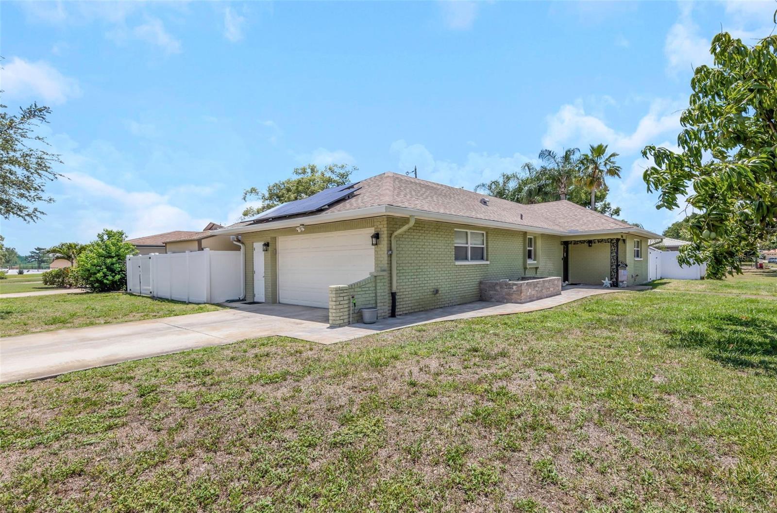 2465 BURNICE DR, CLEARWATER, FL — photo 2