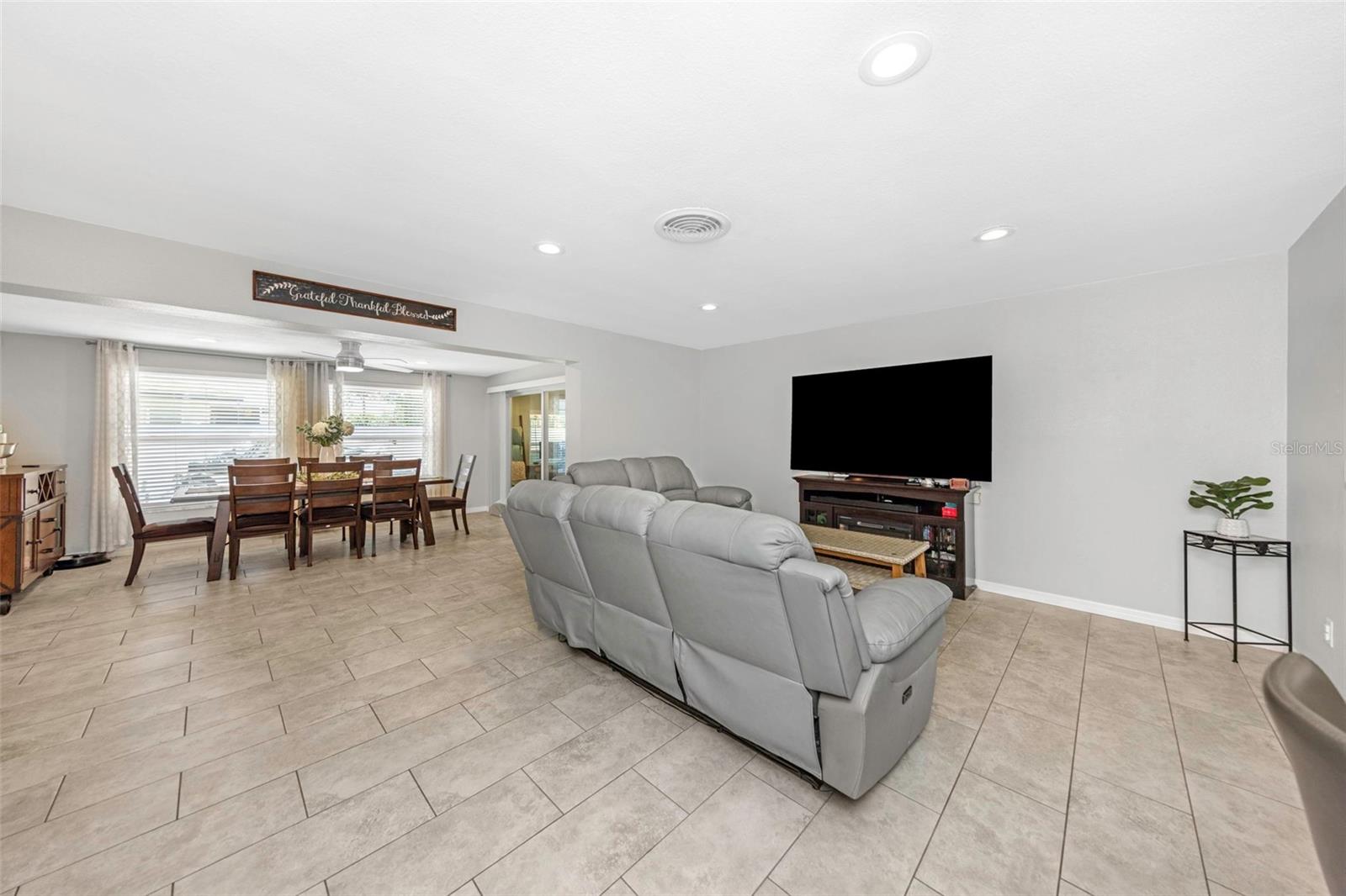 2465 BURNICE DR, CLEARWATER, FL — photo 10