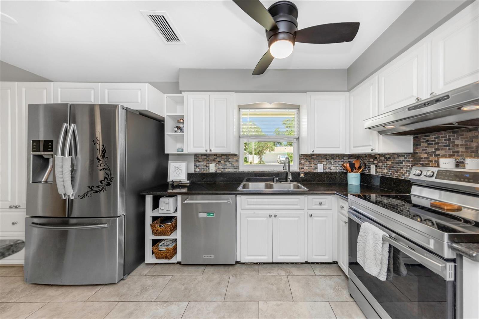 2465 BURNICE DR, CLEARWATER, FL — photo 14
