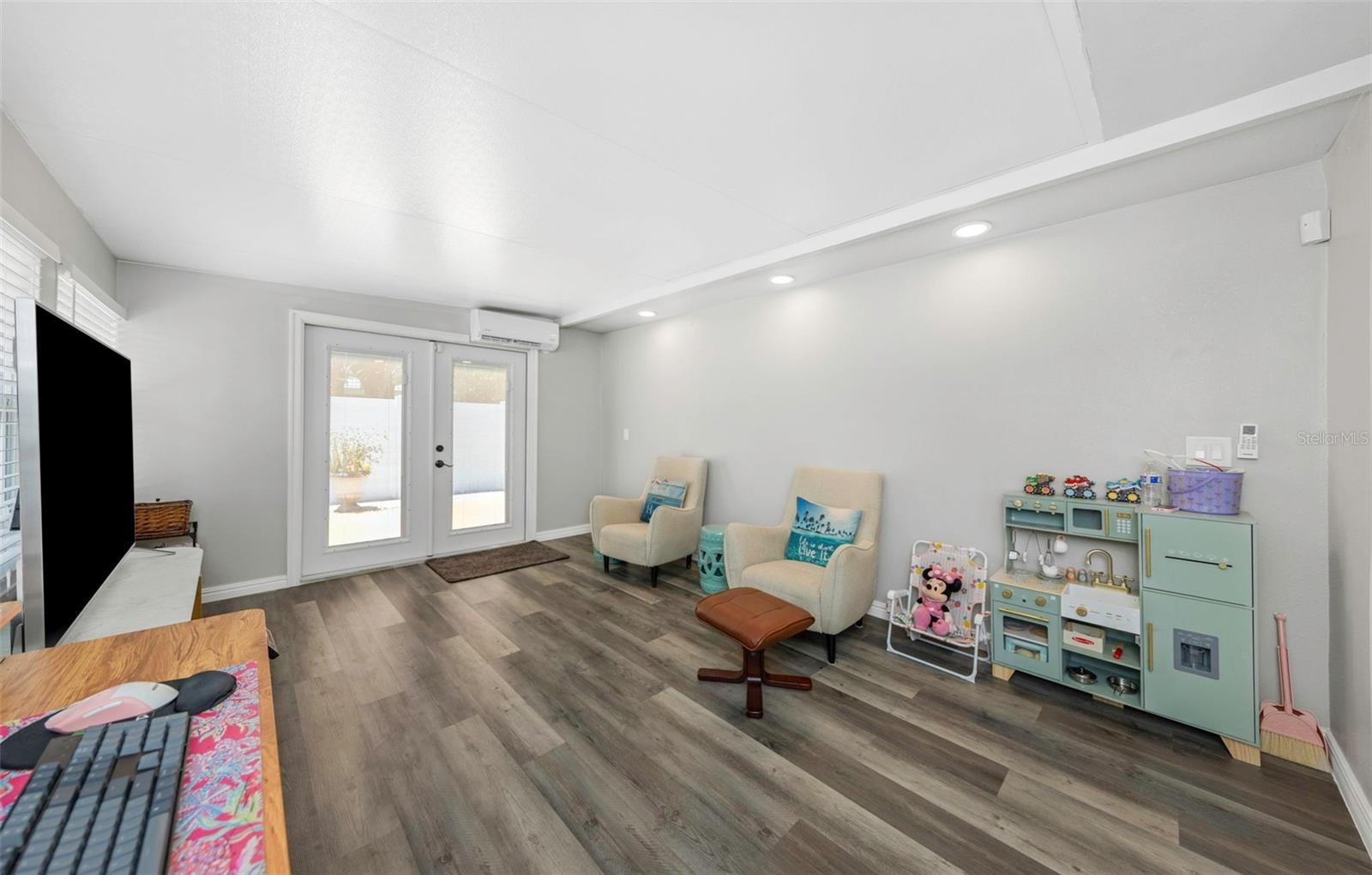 2465 BURNICE DR, CLEARWATER, FL — photo 20