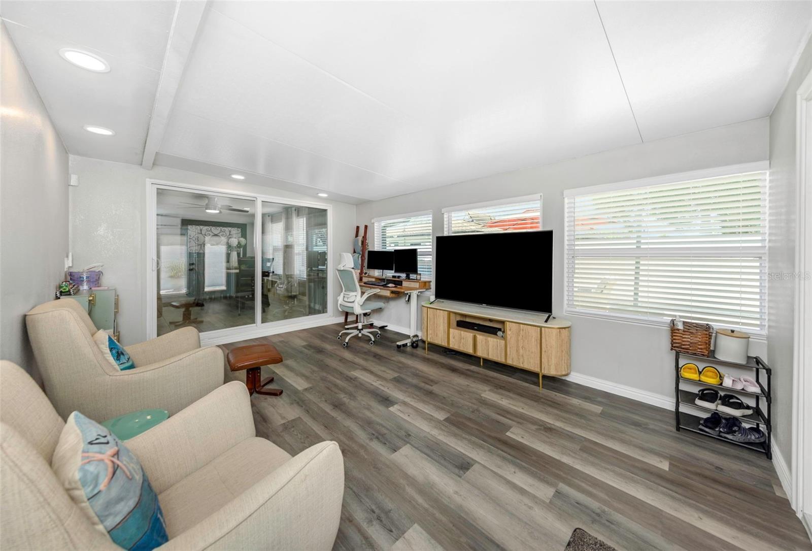 2465 BURNICE DR, CLEARWATER, FL — photo 21