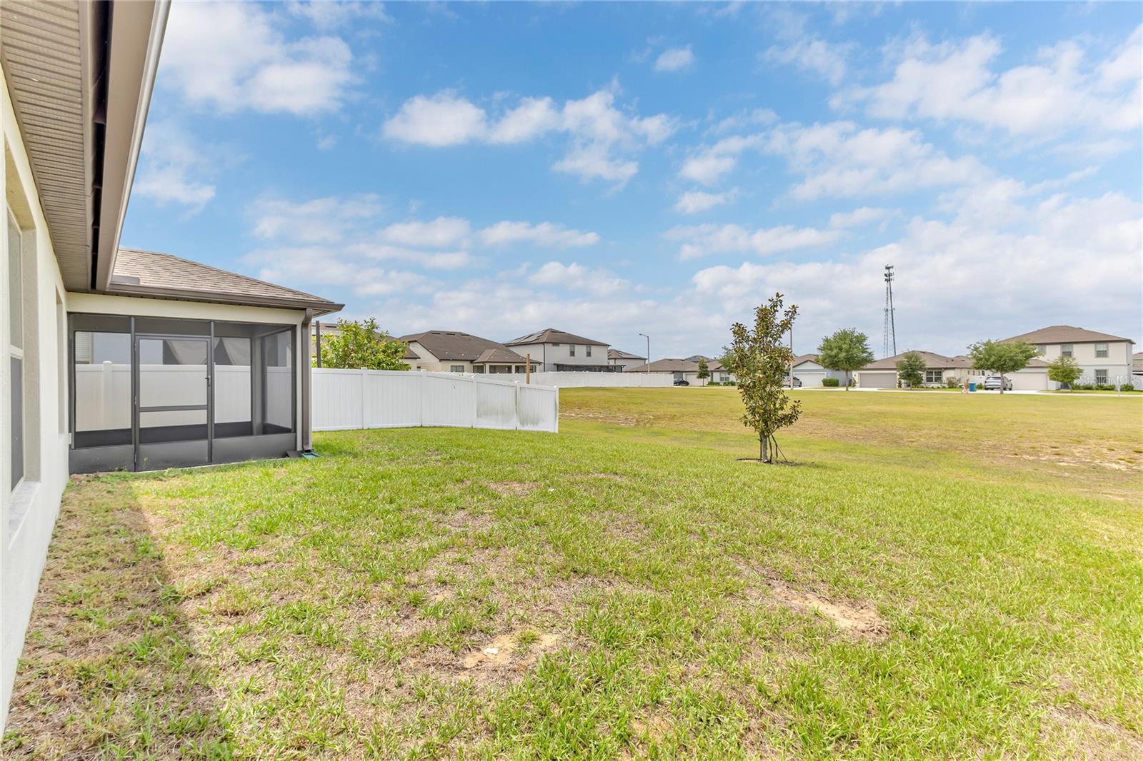 747 CITRUS ISLE DR, DAVENPORT, FL — photo 3