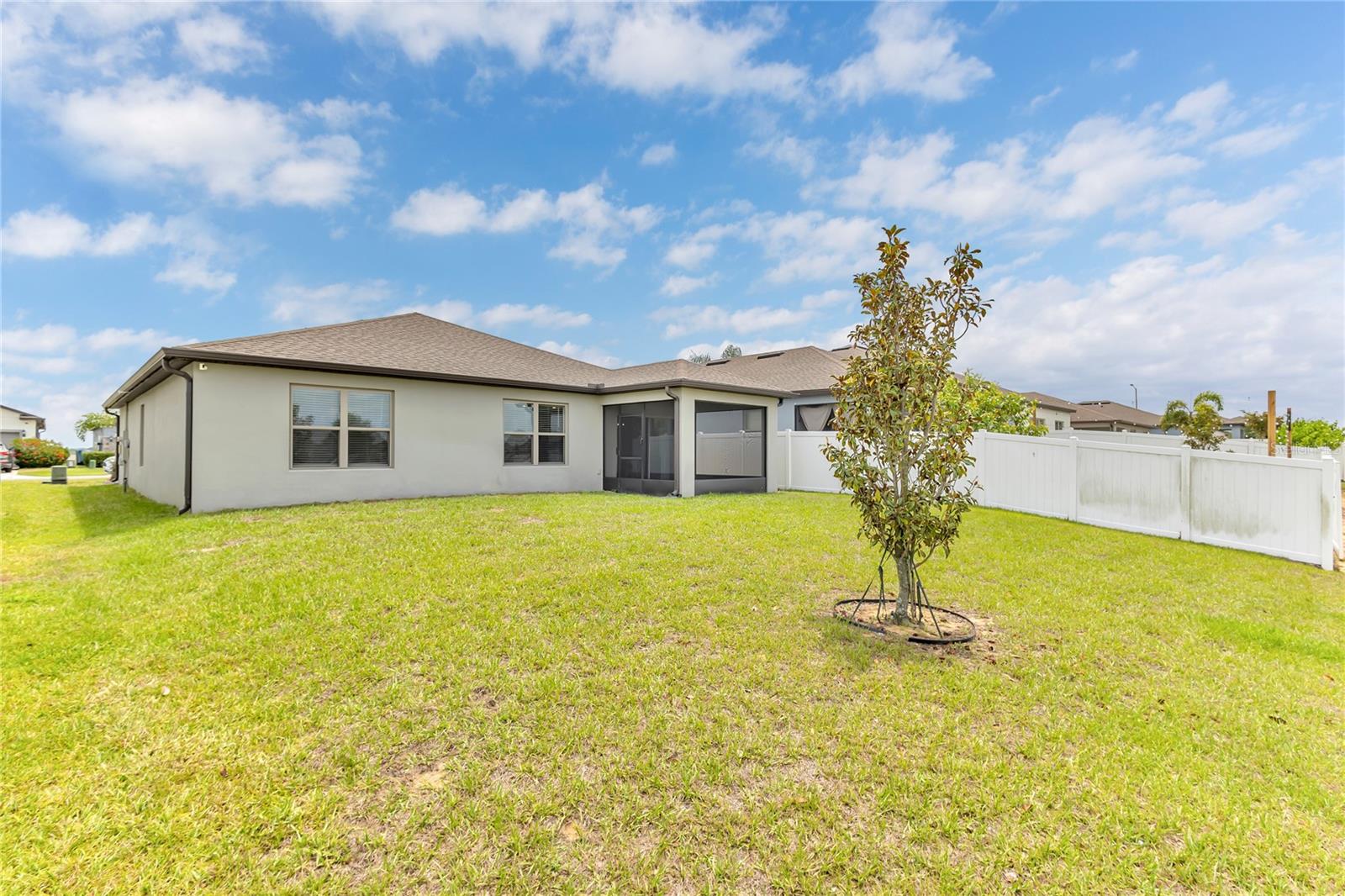 747 CITRUS ISLE DR, DAVENPORT, FL — photo 4
