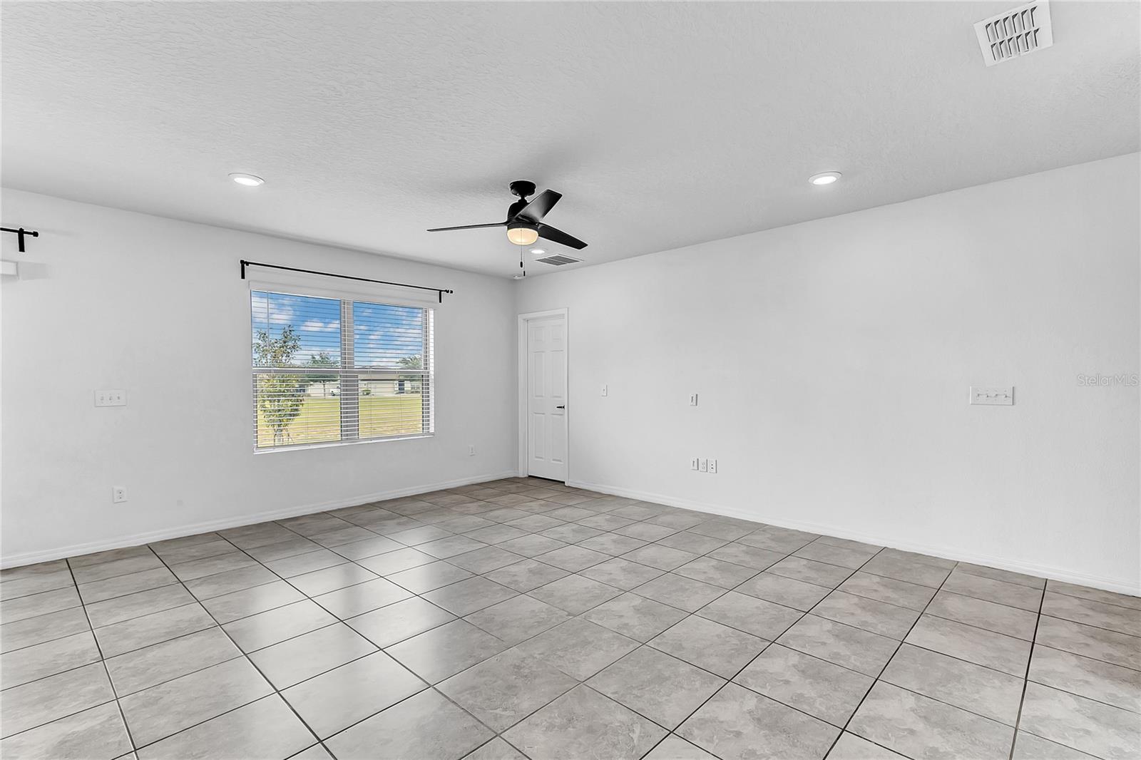 747 CITRUS ISLE DR, DAVENPORT, FL — photo 11