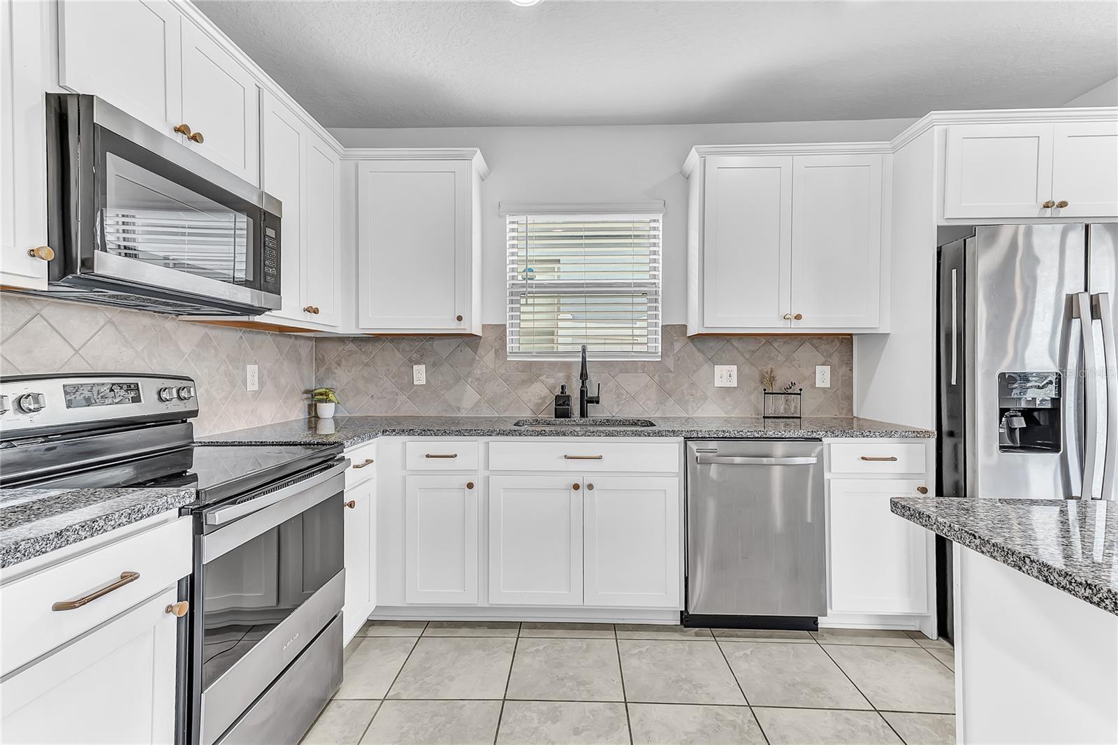 747 CITRUS ISLE DR, DAVENPORT, FL — photo 12