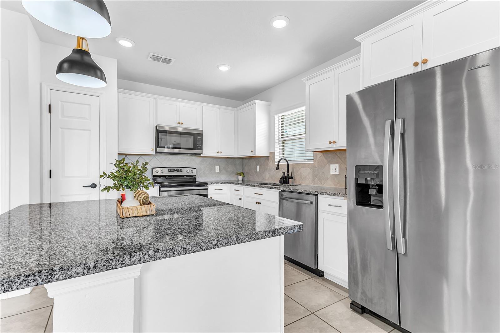 747 CITRUS ISLE DR, DAVENPORT, FL — photo 24