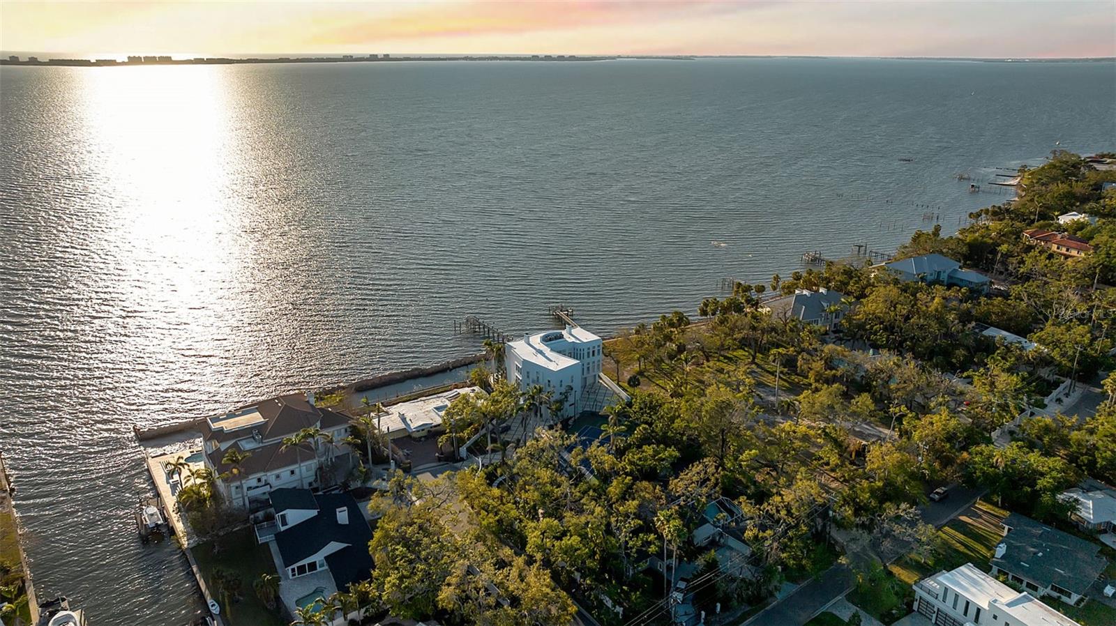 2043 ALAMEDA AVE, SARASOTA, FL — photo 3