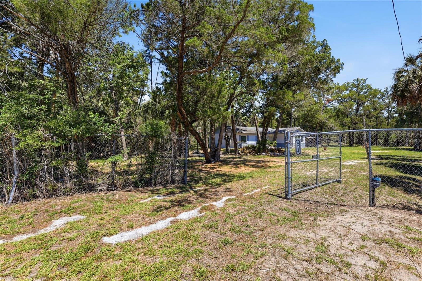 6240 COLONY CIR, WEEKI WACHEE, FL — photo 3