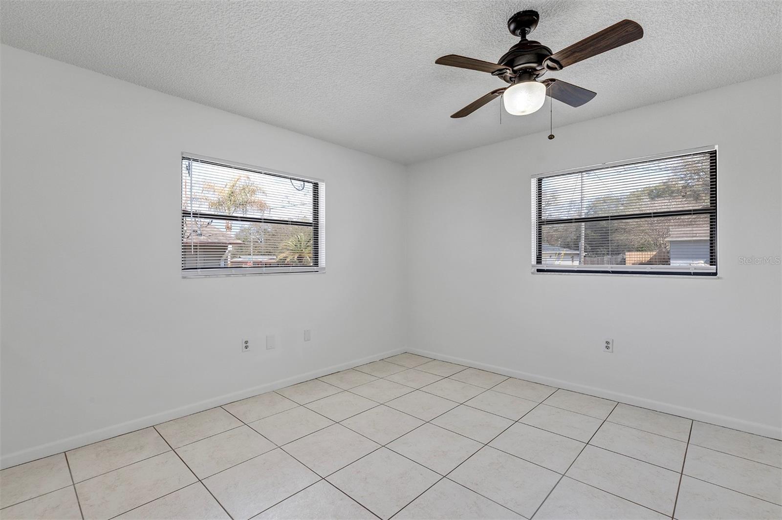 606 THIRD AVE, LADY LAKE, FL — photo 41