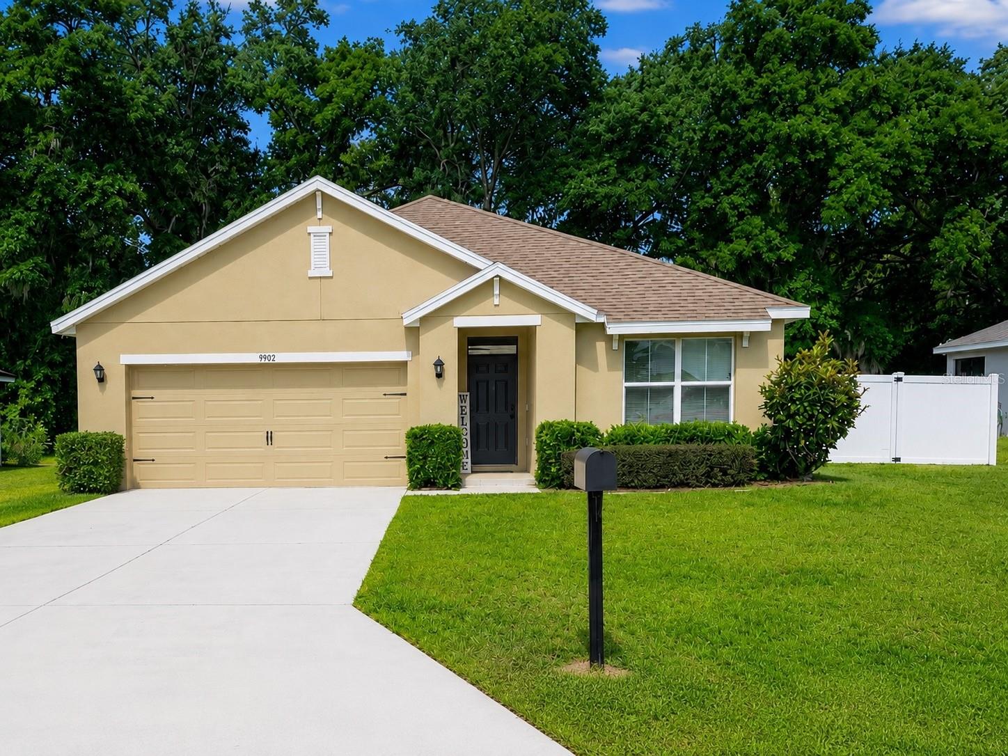 9902 SE 37TH TER, BELLEVIEW, FL — photo 2