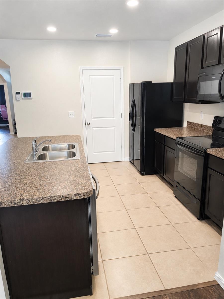 9902 SE 37TH TER, BELLEVIEW, FL — photo 9