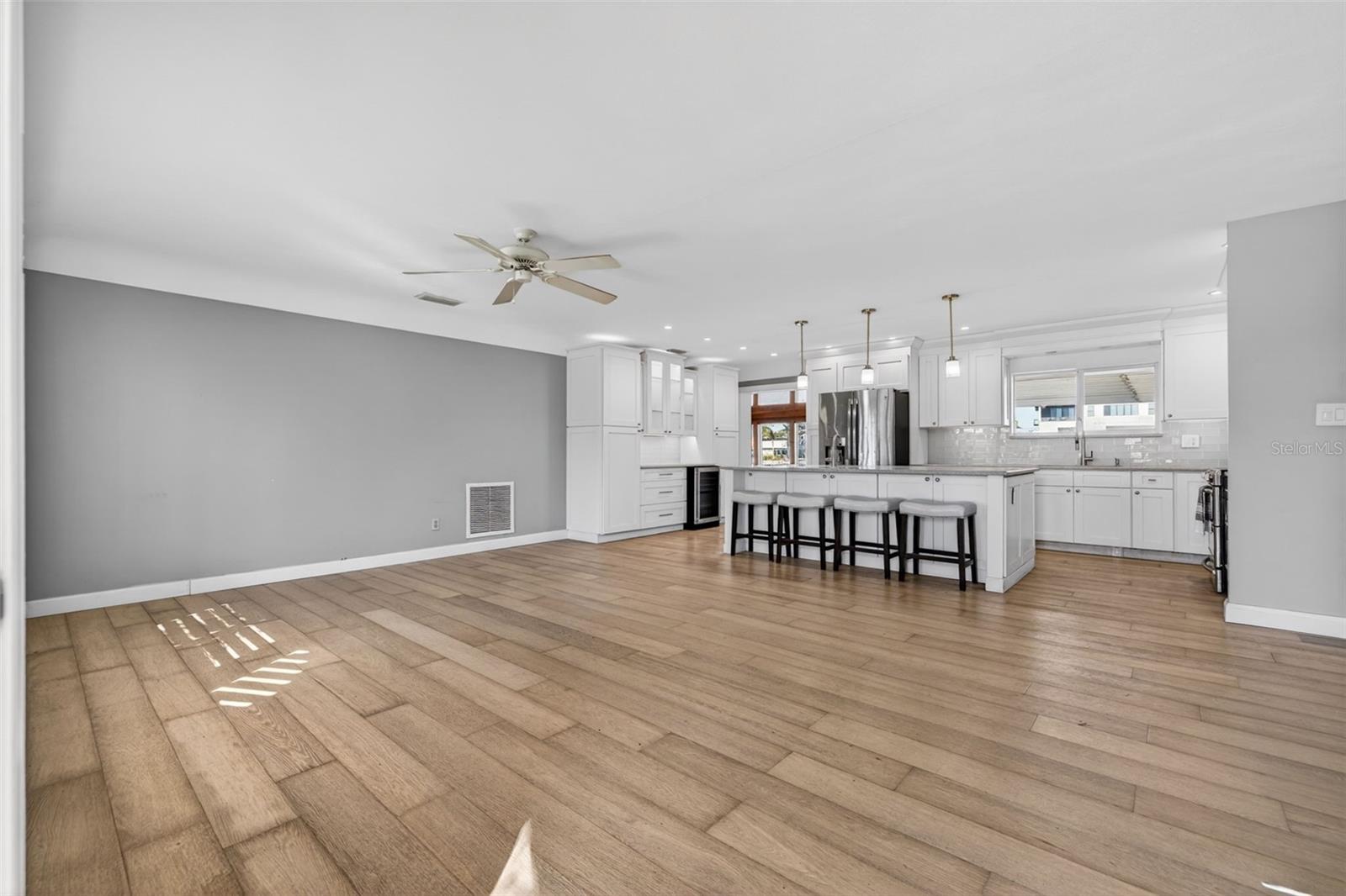 1276 37TH AVE NE, ST PETERSBURG, FL — photo 6