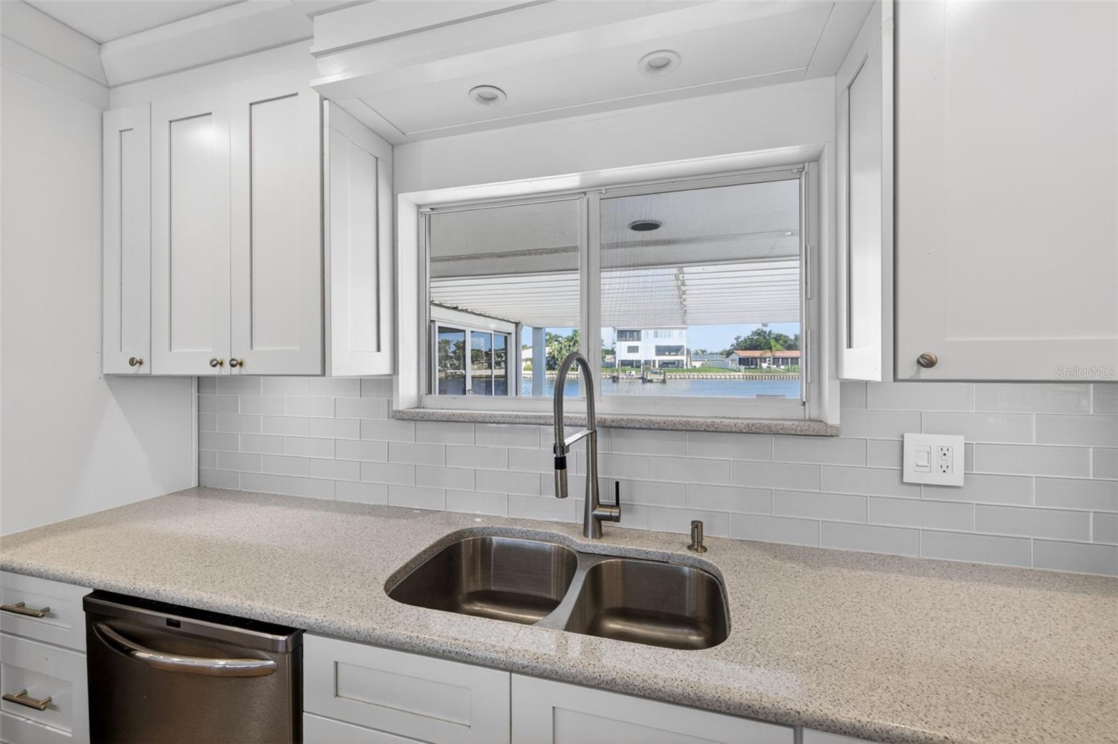 1276 37TH AVE NE, ST PETERSBURG, FL — photo 10