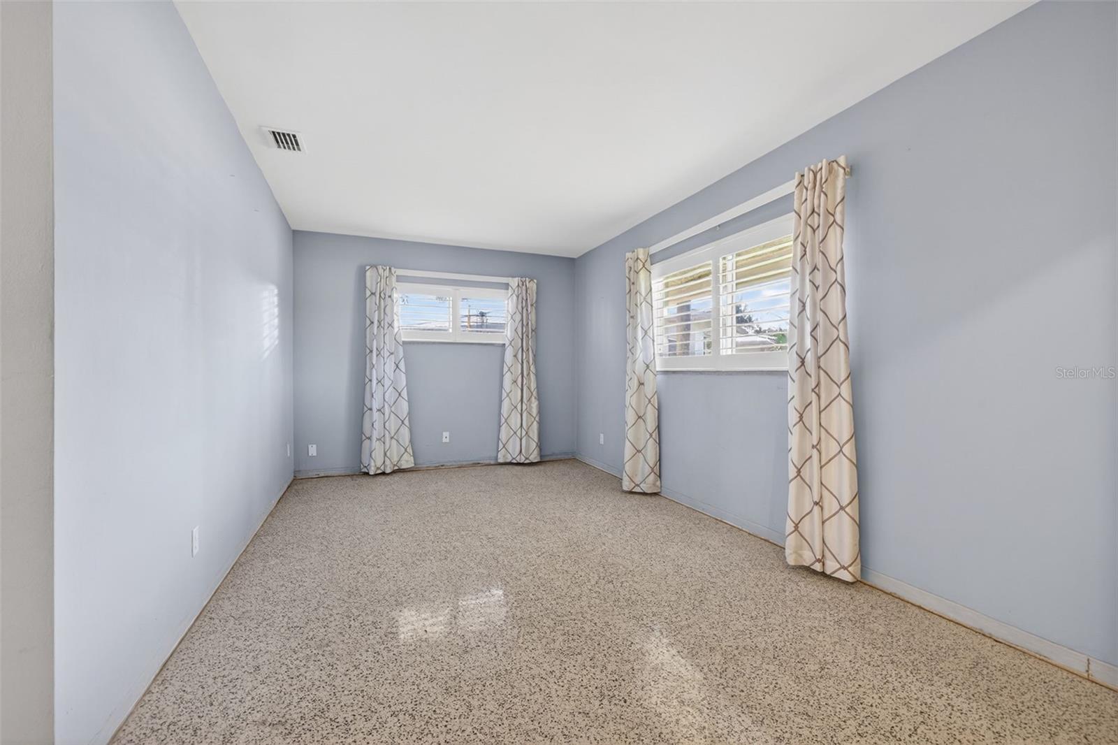 1276 37TH AVE NE, ST PETERSBURG, FL — photo 15