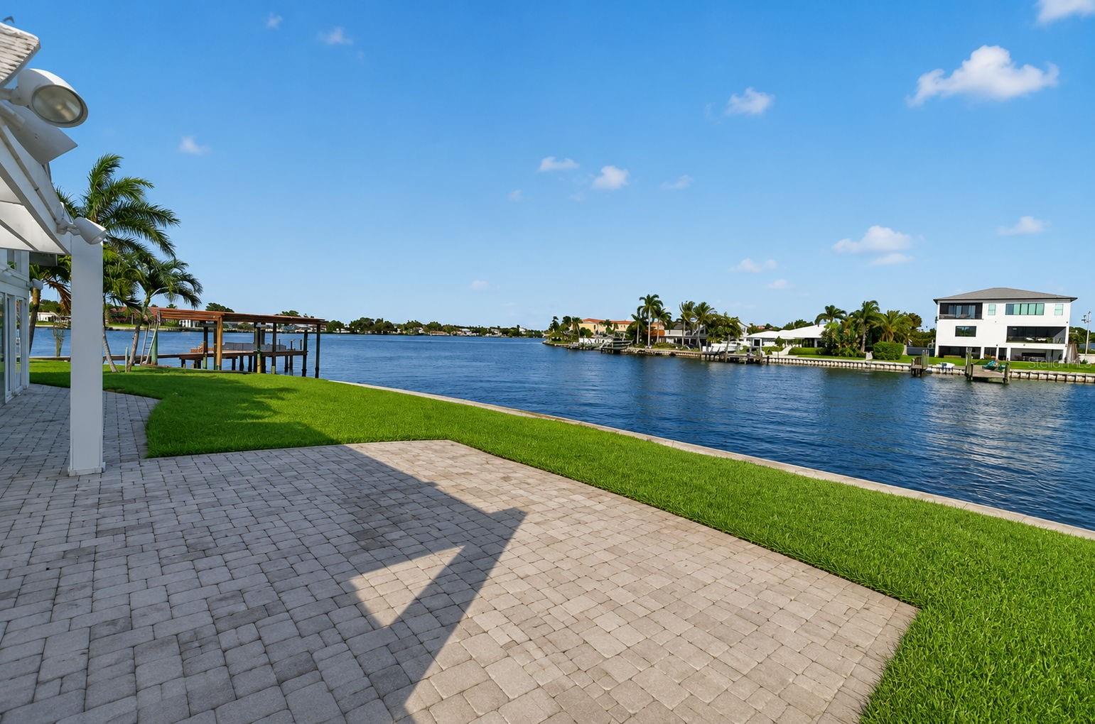 1276 37TH AVE NE, ST PETERSBURG, FL — photo 22