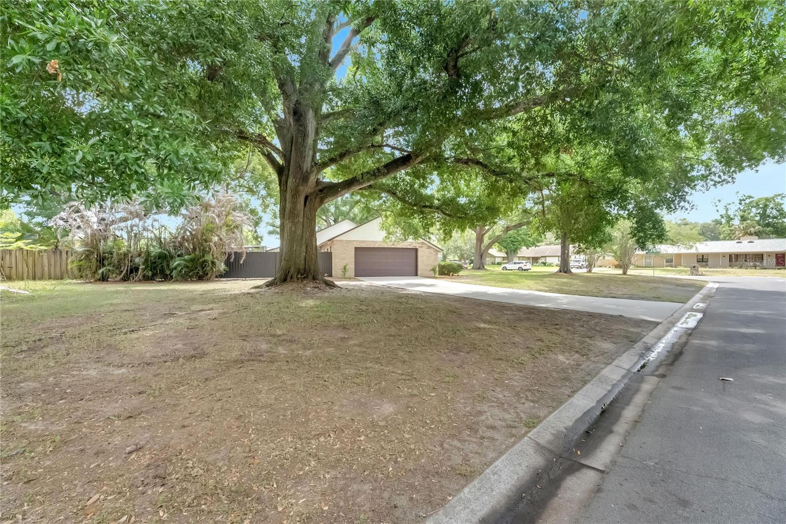 2207 PARKWOOD DR, VALRICO, FL — photo 15